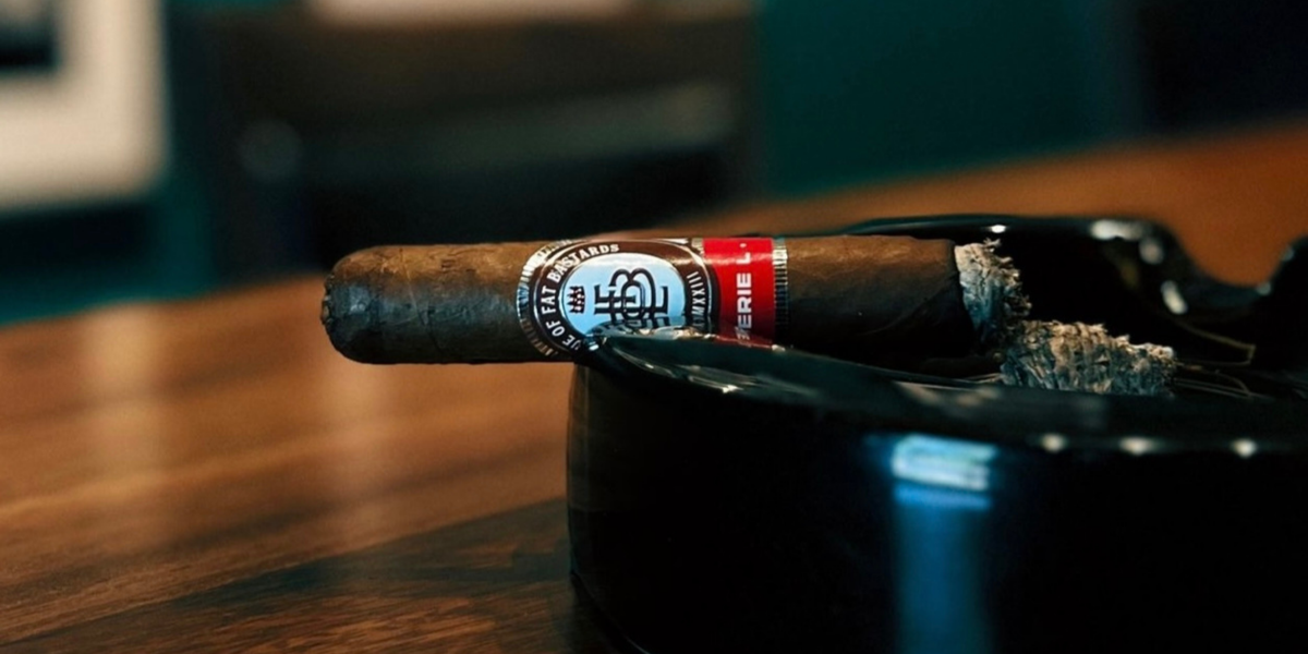 LOFB Serie-L cigar lifestyle shot